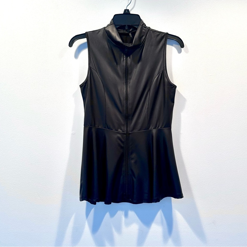 Juju & b Black Sleeveless Faux Leather Zipper Peplum Flare Mockneck Top, Size M